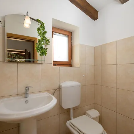 Anita - By Istrialux Krmed