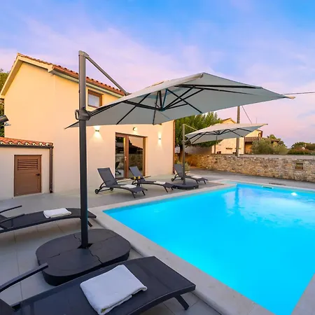 Anita - By Istrialux