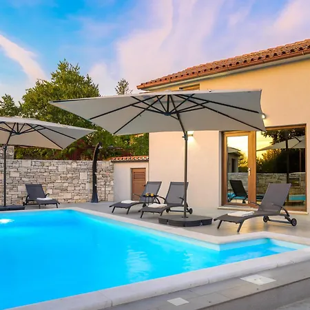 Anita - By Istrialux Krmed