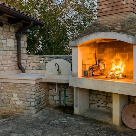 Anita - By Istrialux *