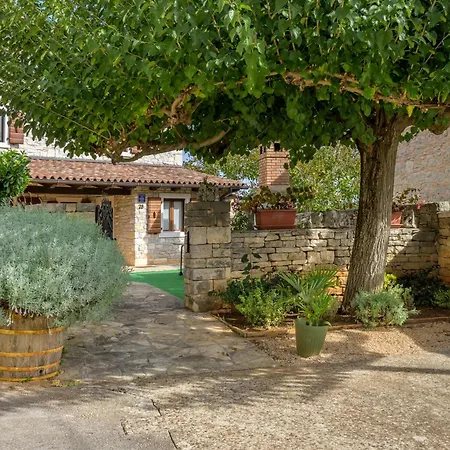 Anita - By Istrialux *